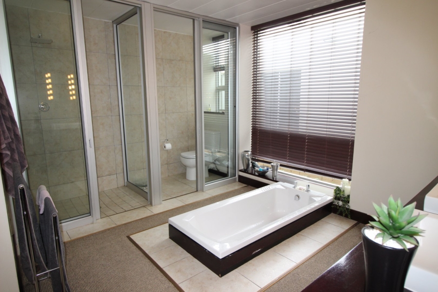 4 Bedroom Property for Sale in Heuwelsig Free State